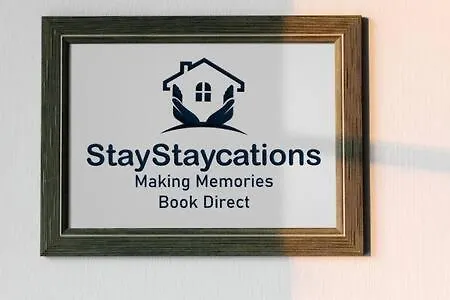Collingwood House By Staystaycations Holiday home *